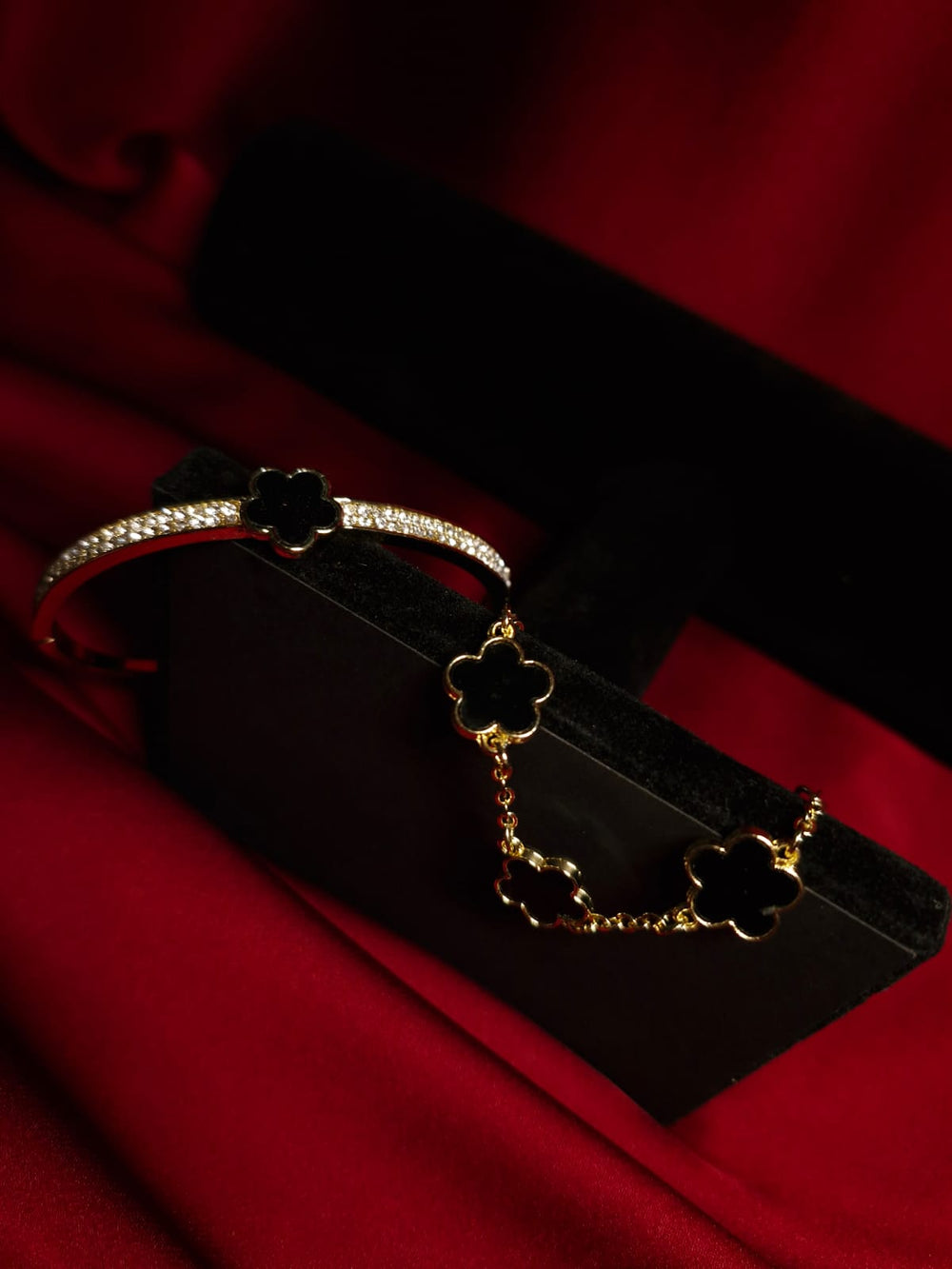 Bratari Trifoi Gold Black si Trifoi cu pietre strălucitoare - Lucky Charm