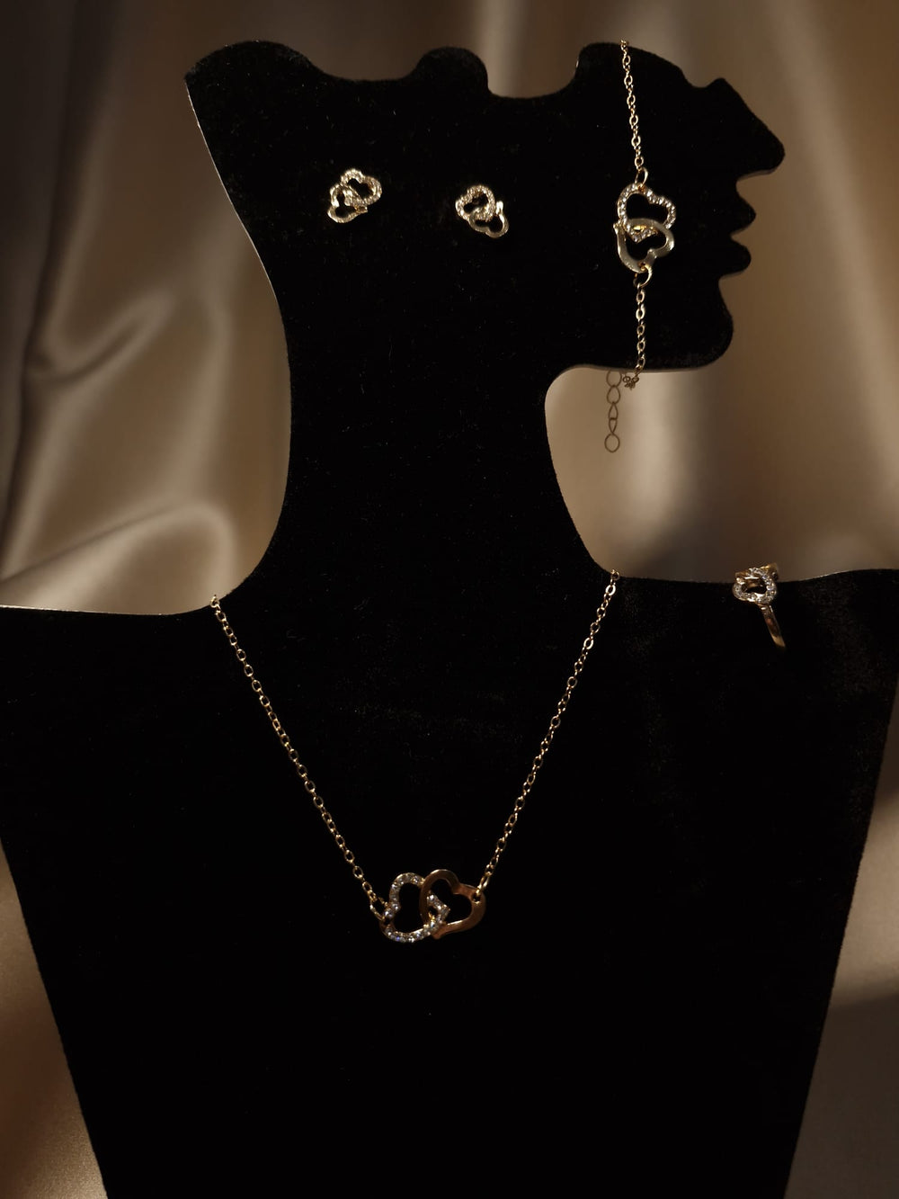 Set Gold Inimi îmbinate cu pietre stralucitoare (colier, cercei, bratara, inel) - Lucky Charm