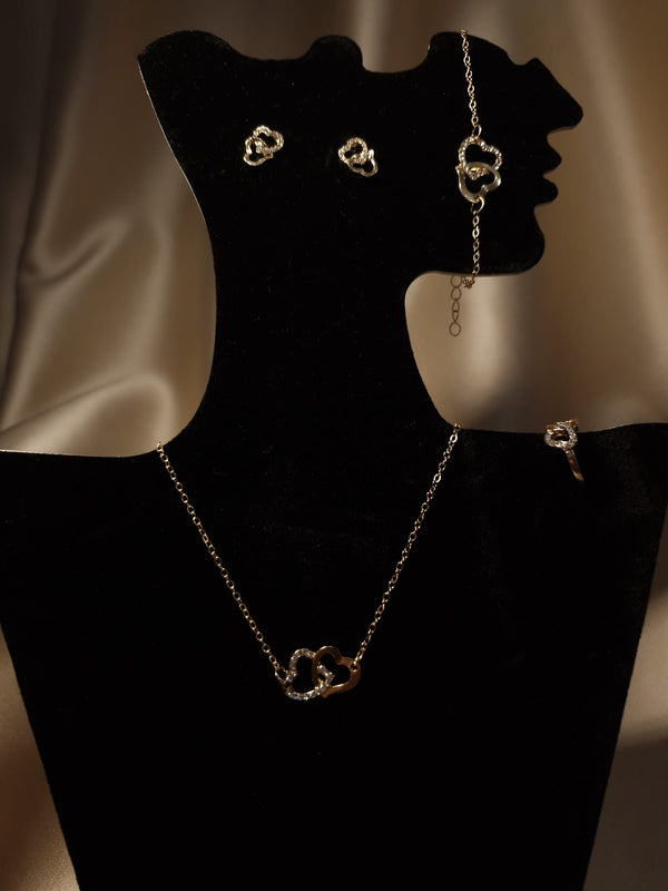 Set Gold Inimi îmbinate cu pietre stralucitoare (colier, cercei, bratara, inel) - Lucky Charm