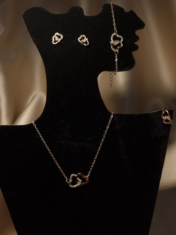 Set Gold Inimi îmbinate cu pietre stralucitoare (colier, cercei, bratara, inel) - Lucky Charm